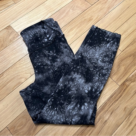Lululemon Base Pace HR Tight Crop Leggings Pants in Ink Vapor Ice Grey Multi - 6 - Picture 1 of 9